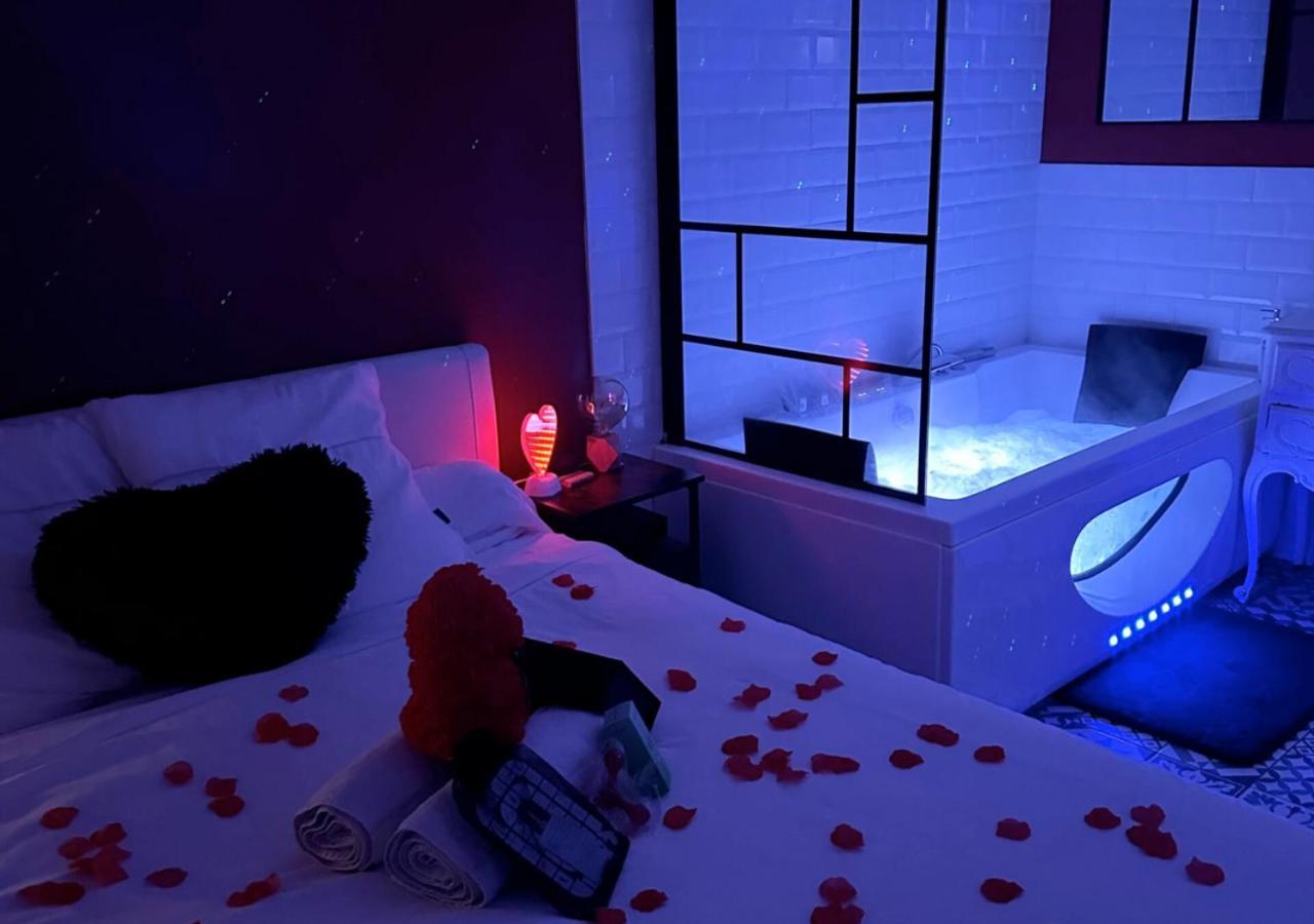 Amour Azur Appartement Pour 2 Avec Jacuzzi Et Terrasse A 2 Minutes De La Mer Vallauris Eksteriør billede