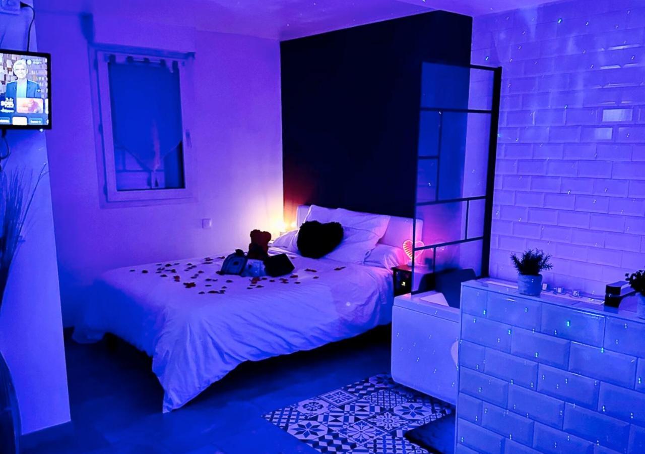 Amour Azur Appartement Pour 2 Avec Jacuzzi Et Terrasse A 2 Minutes De La Mer Vallauris Eksteriør billede