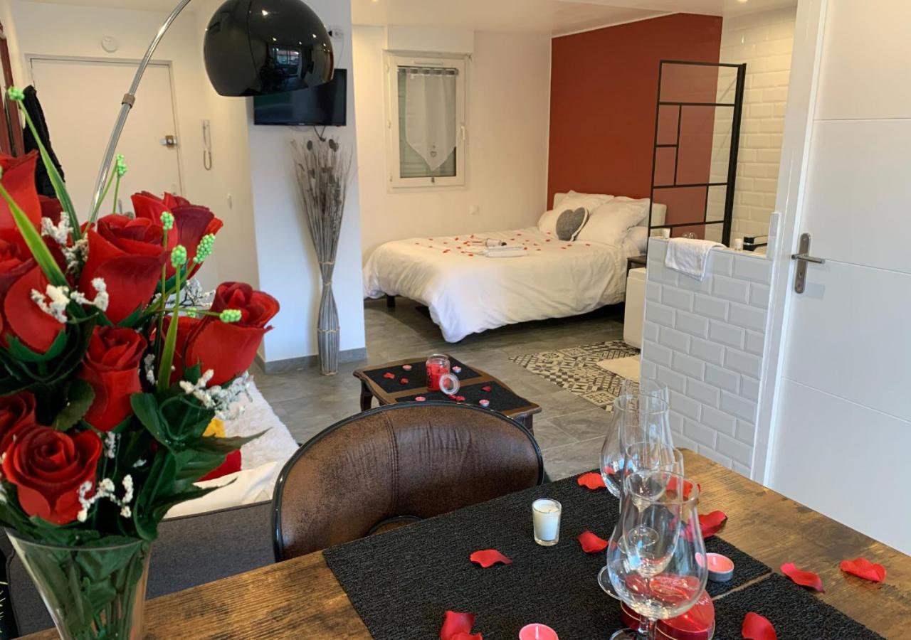 Amour Azur Appartement Pour 2 Avec Jacuzzi Et Terrasse A 2 Minutes De La Mer Vallauris Eksteriør billede